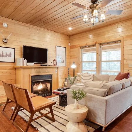 Charming Smoky Mountain Cabin W Hot Tub & Views Villa Gatlinburg Bagian luar foto